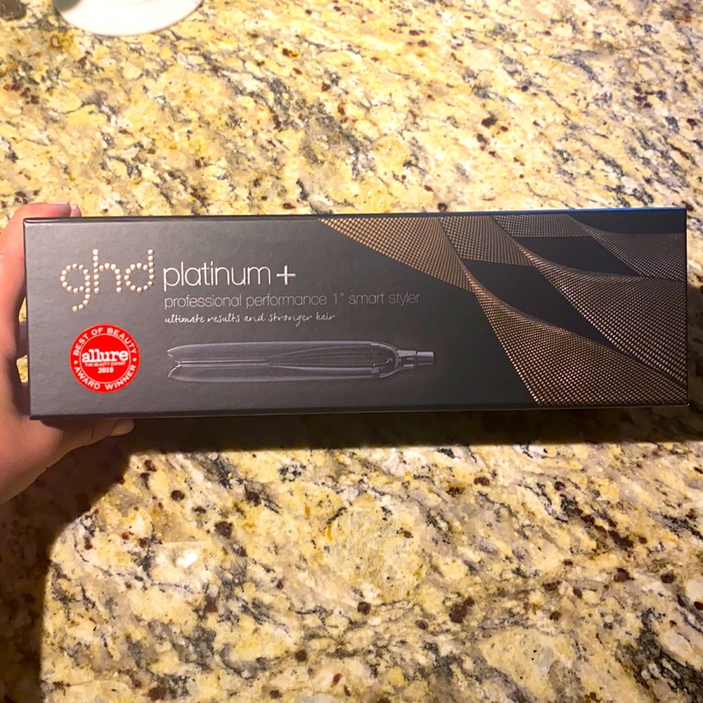 GHD Platinum + Hair Straightener
